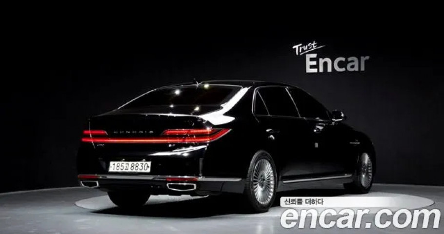 Genesis G90 