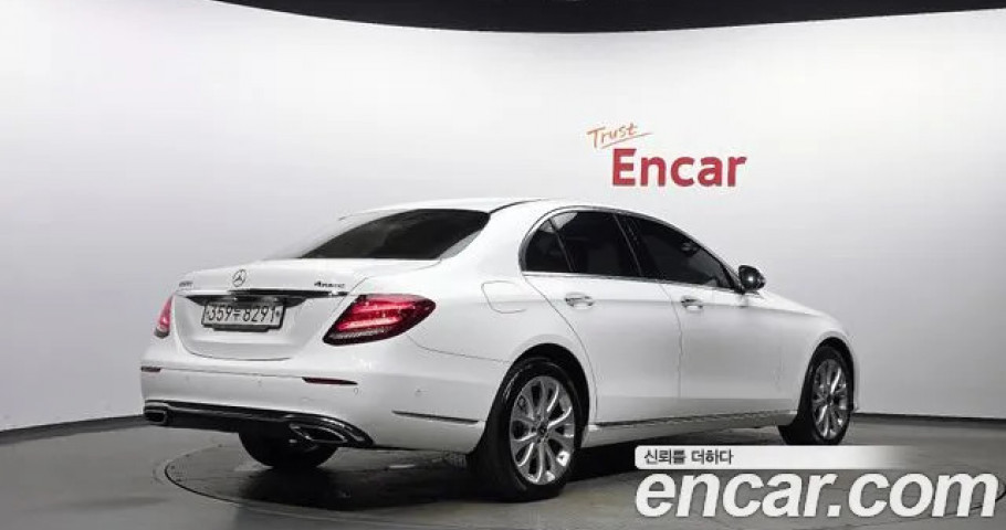 Mercedes-Benz E-Class 