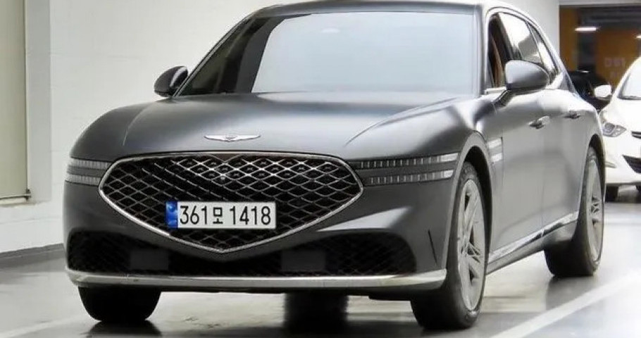 Genesis G90 