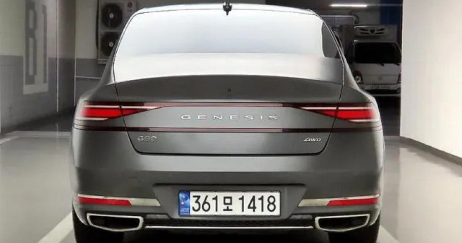 Genesis G90 