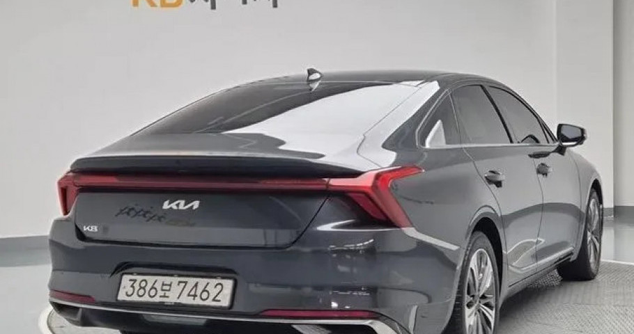 Kia K8 