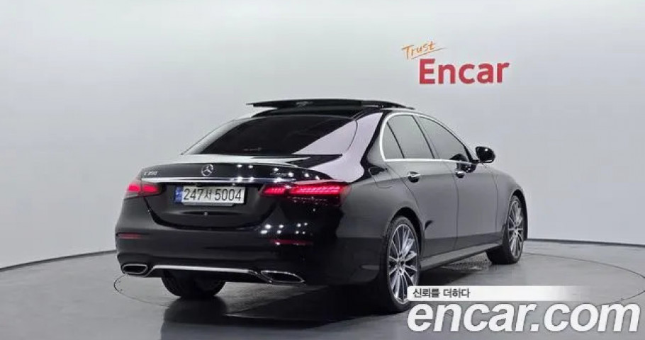 Mercedes-Benz E-Class 