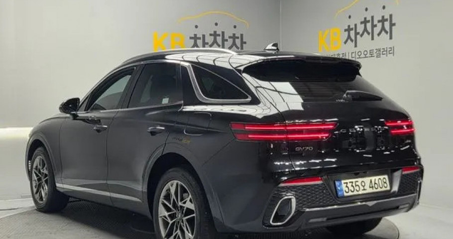 Genesis Gv70 