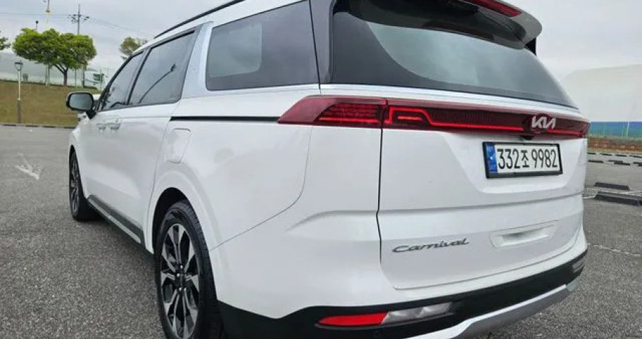 Kia Carnival 