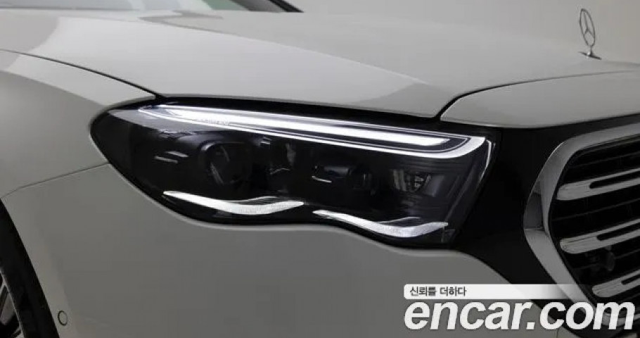 Mercedes-Benz E-Class 