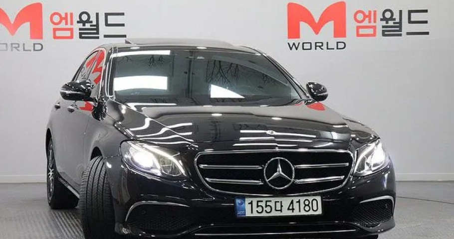 Mercedes-Benz E-Class 