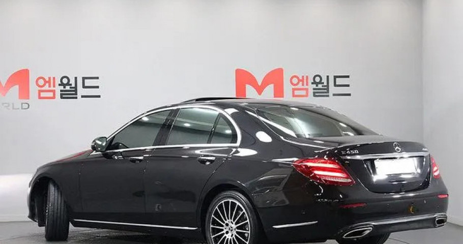 Mercedes-Benz E-Class 