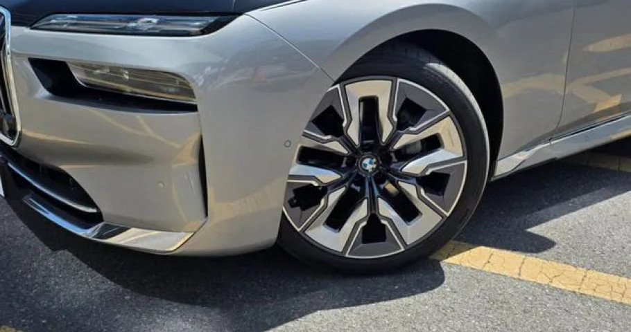 Bmw 7-Series 