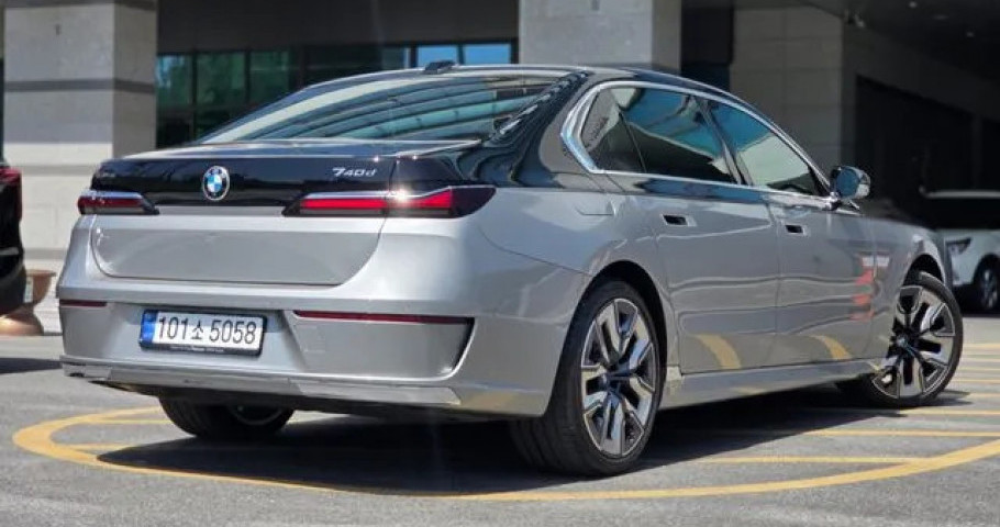 Bmw 7-Series 