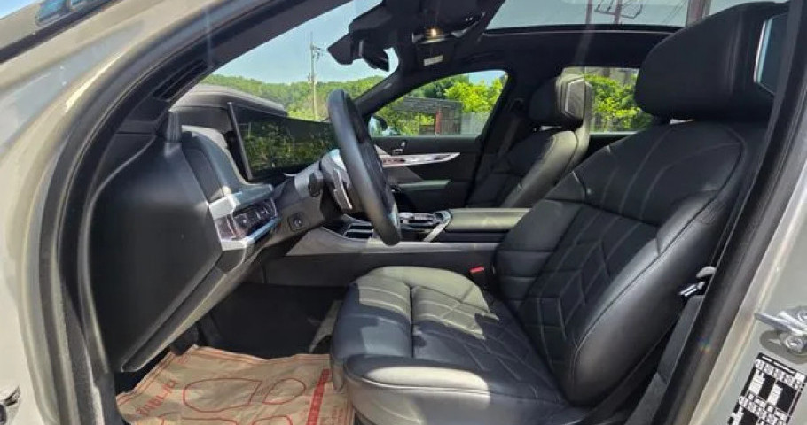 Bmw 7-Series 