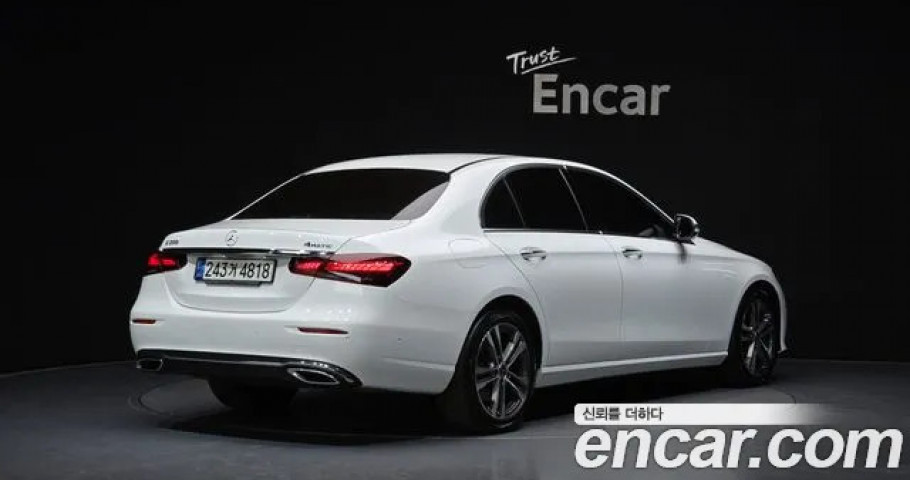 Mercedes-Benz E-Class 
