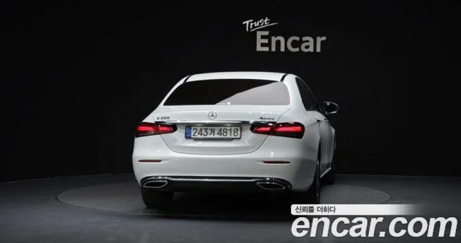 Mercedes-Benz E-Class 