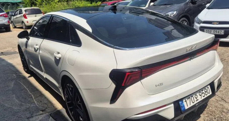 Kia K5 