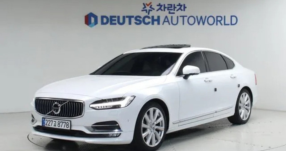 Volvo S90 
