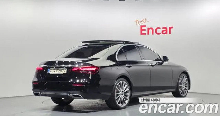Mercedes-Benz E-Class 