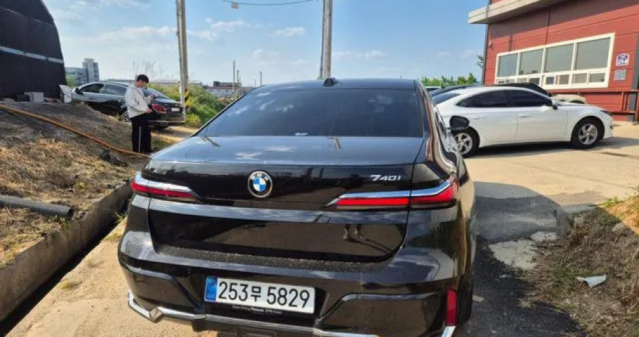 Bmw 7-Series 