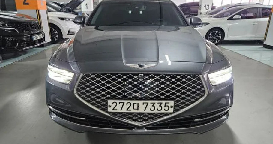 Genesis G90 