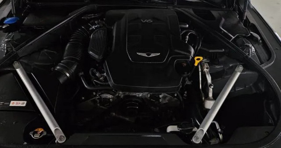 Genesis G90 