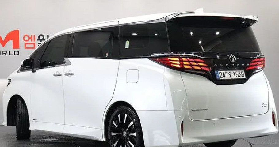 Toyota Alphard 