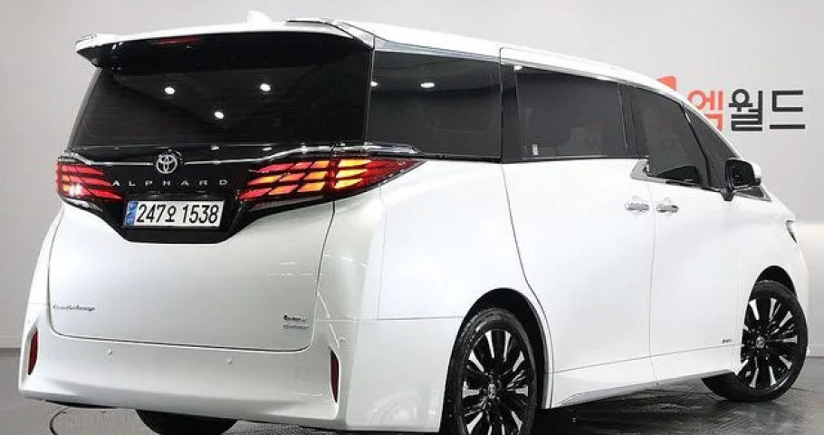Toyota Alphard 