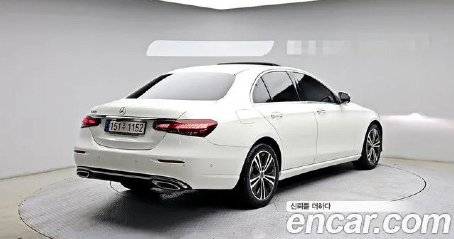Mercedes-Benz E-Class 