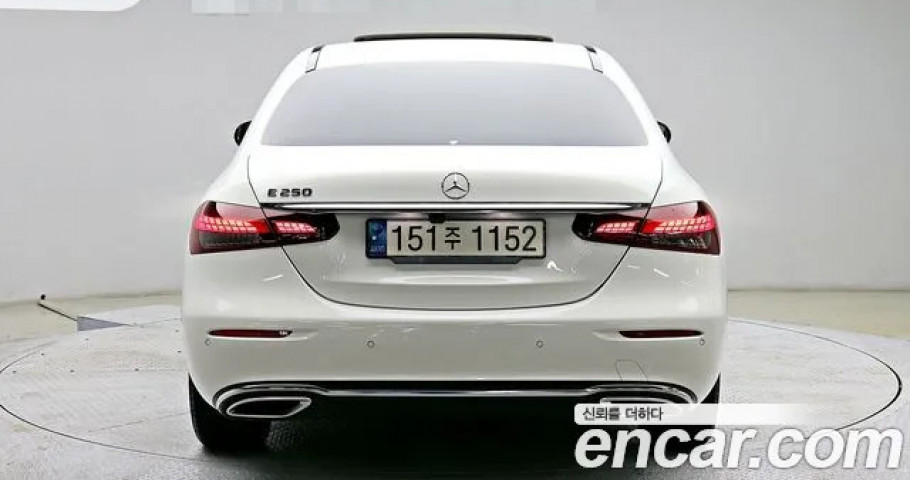 Mercedes-Benz E-Class 