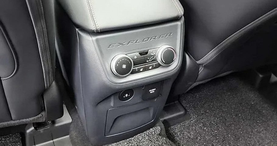 Ford Explorer 