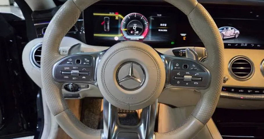 Mercedes-Benz S-Class 