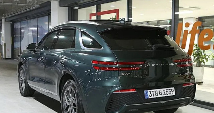 Genesis Gv70 