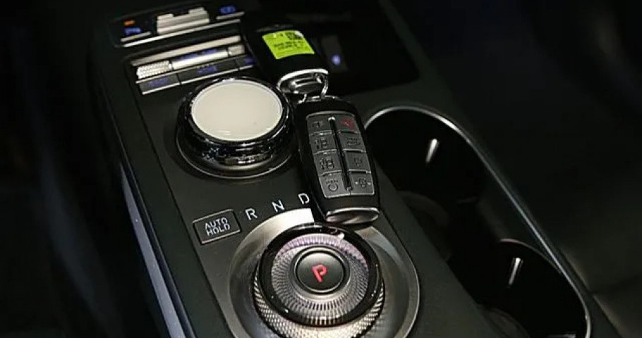 Genesis Gv70 