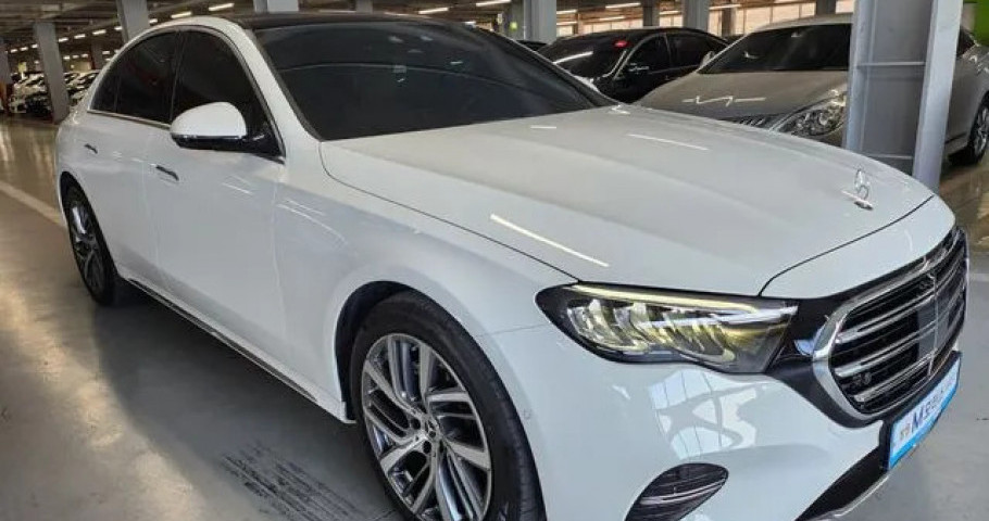 Mercedes-Benz E-Class 