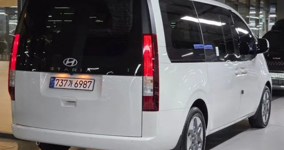 Hyundai Staria 