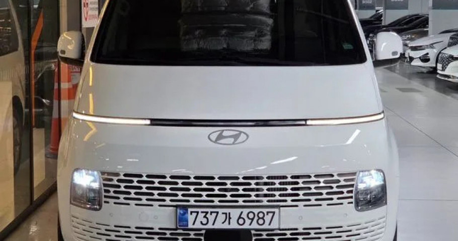 Hyundai Staria 