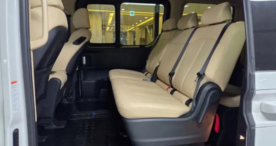 Hyundai Staria 