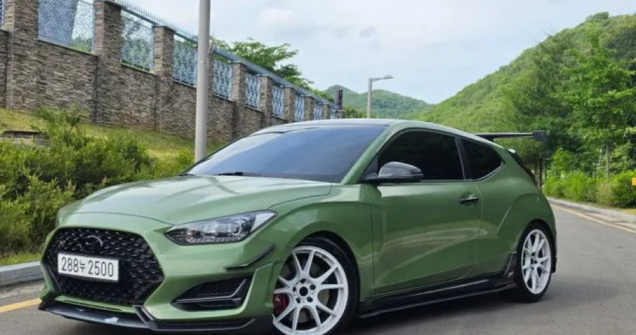 Hyundai Veloster 