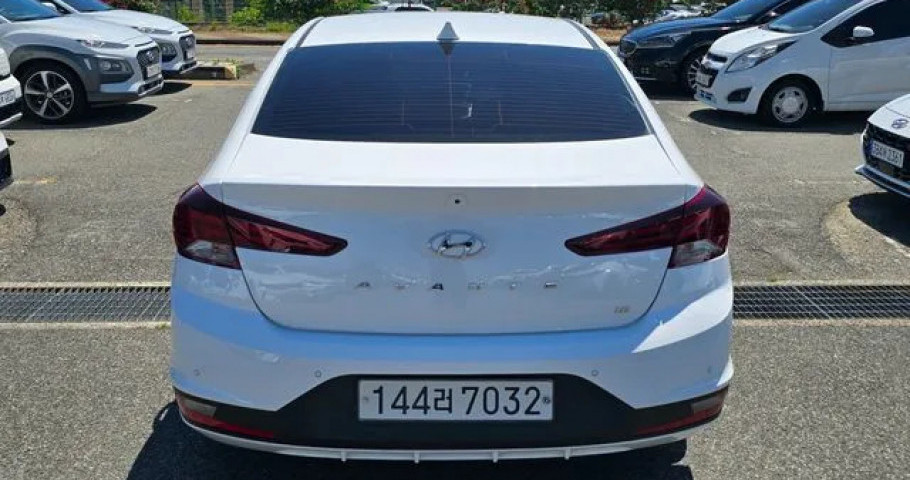 Hyundai Avante (Elantra) 