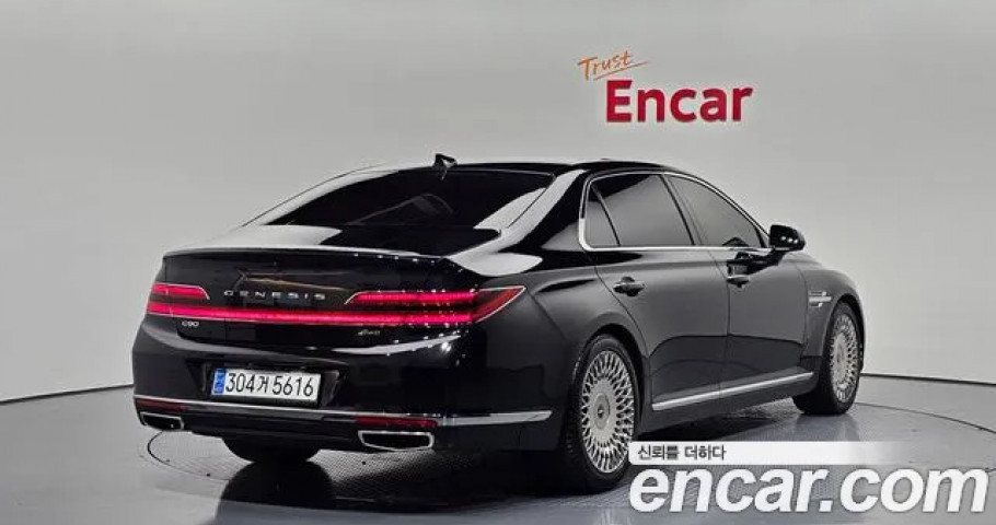Genesis G90 