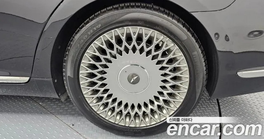 Genesis G90 