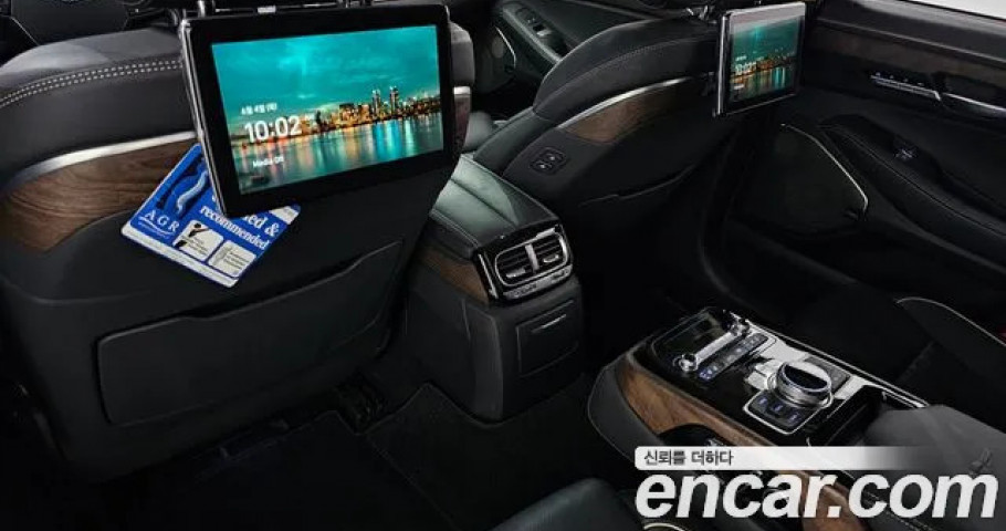Genesis G90 