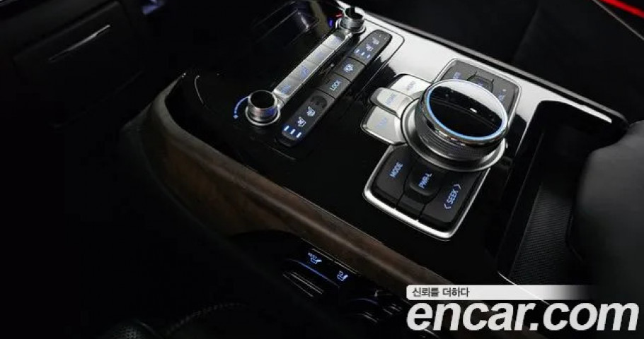 Genesis G90 