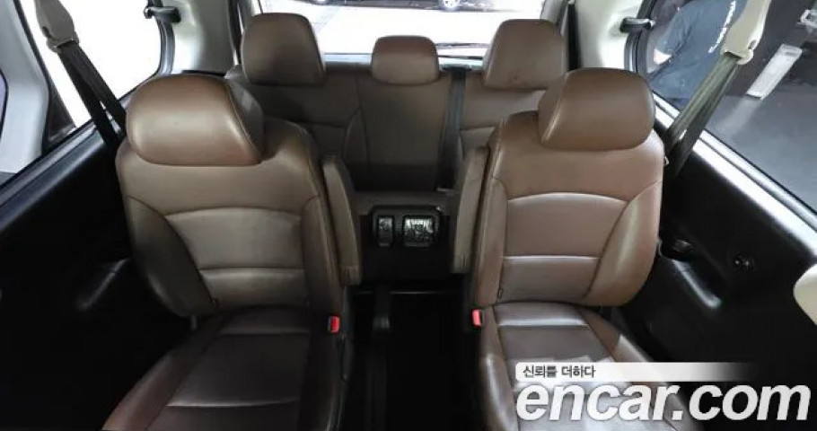 Hyundai Starex 