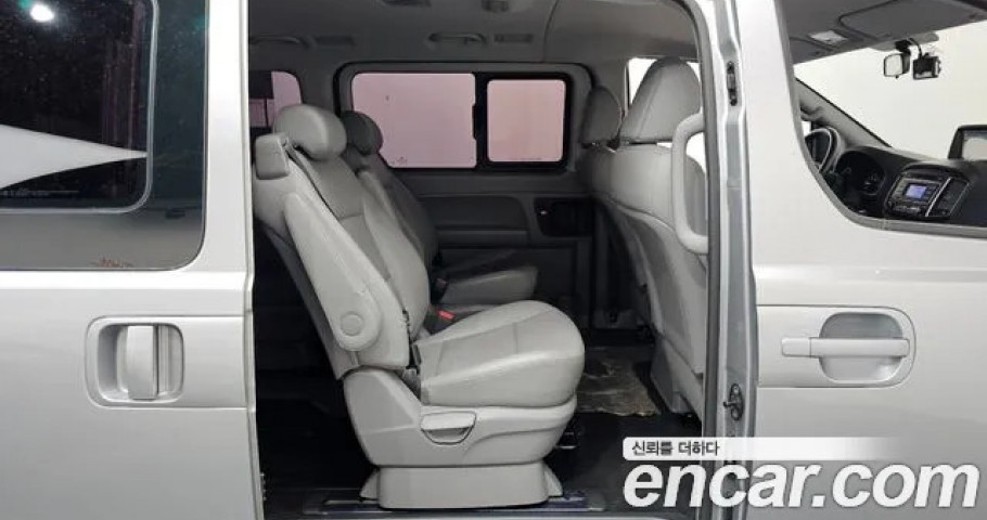 Hyundai Starex 