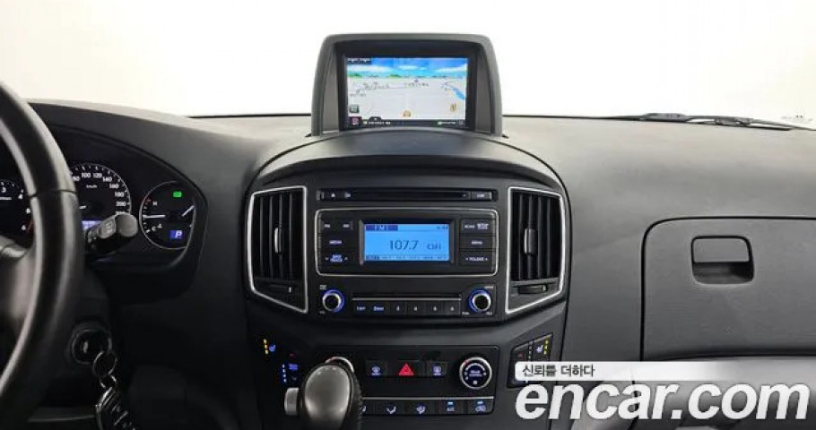 Hyundai Starex 
