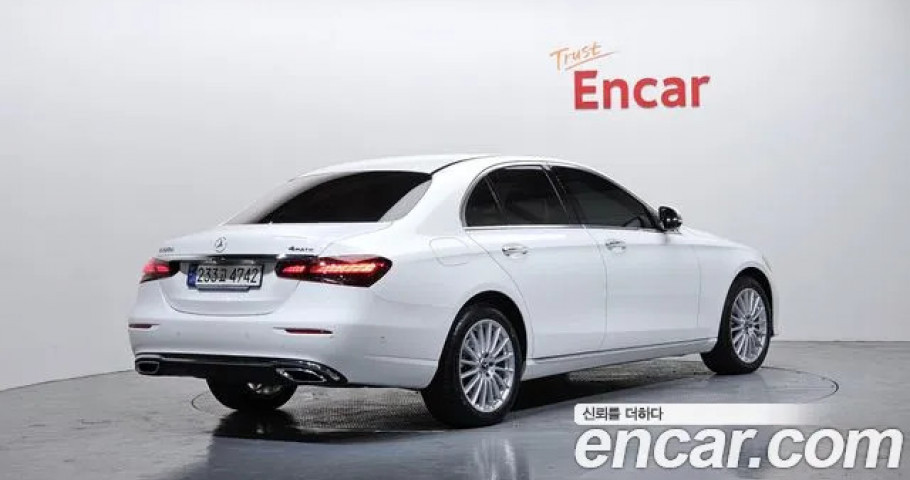 Mercedes-Benz E-Class 