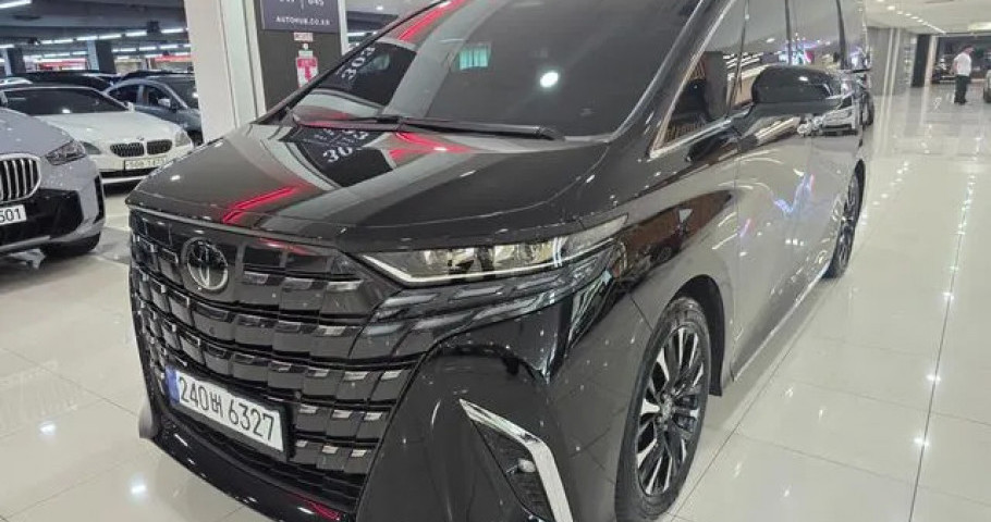 Toyota Alphard 