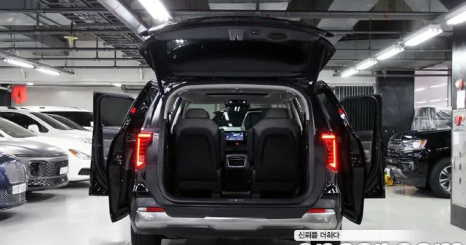 Kia Carnival 
