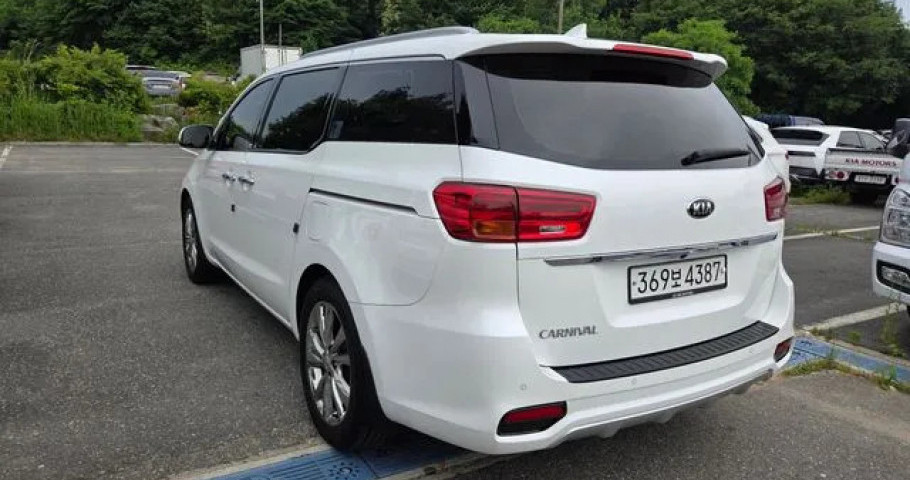 Kia Carnival 