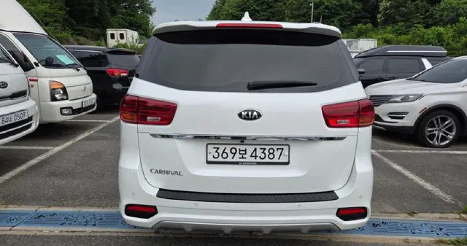 Kia Carnival 