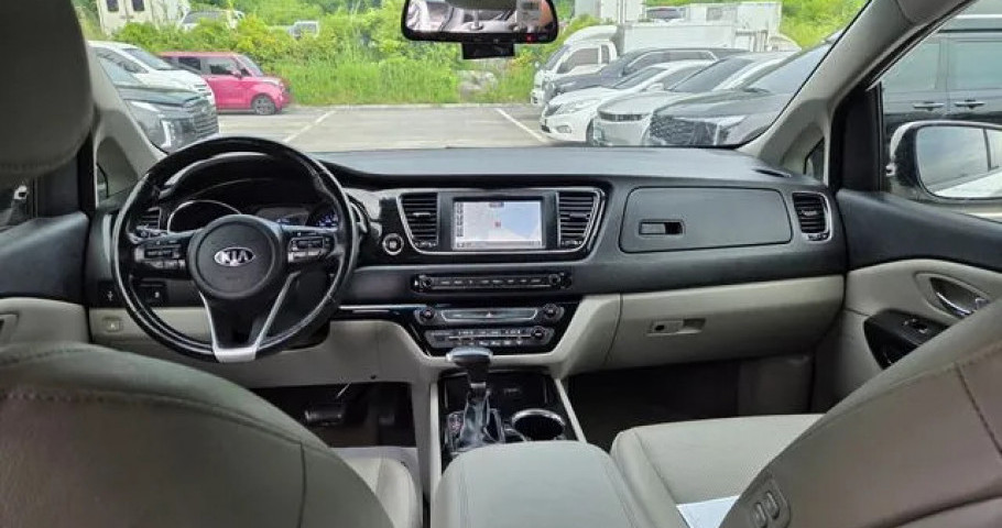 Kia Carnival 