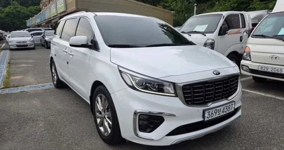 Kia Carnival 